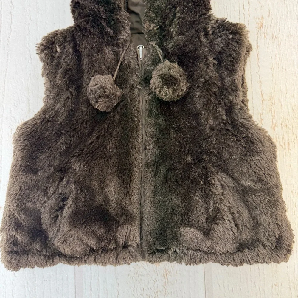 Y2K Faux Fur‎ Hooded Puffer Vest Girls Size 4/5 Brown Pom Pom Winter